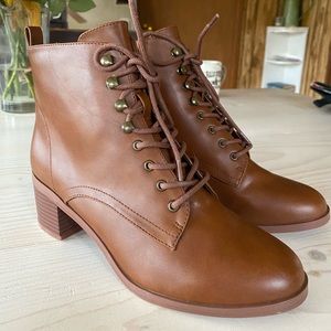 Ann Taylor short boots